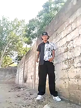 Snapshot of spittermasterpig1 chatting on March 27, 2026, 2:06 pm spittermasterpig1 online show from March 27, 2026, 2:06 pm