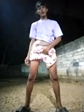 Snapshot of spittermasterpig1 chatting on March 29, 2026, 3:39 am spittermasterpig1 online show from March 29, 2026, 3:39 am