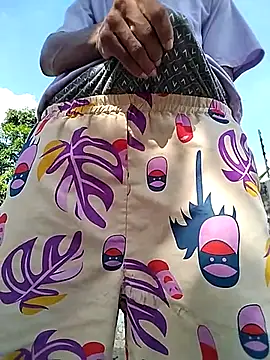 Snapshot of spittermasterpig1 chatting on March 29, 2026, 8:42 pm spittermasterpig1 online show from March 29, 2026, 8:42 pm