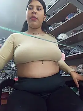 venuslaferte  online show from May 21, 2026, 7:32 pm