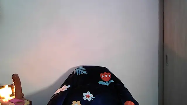 Snapshot of zyra_vex chatting on March 26, 2026, 12:17 am zyra vex online show from March 26, 2026, 12:17 am