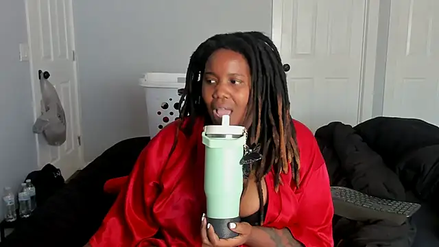 locsofchocolate online show from April 15, 2026, 9:48 pm