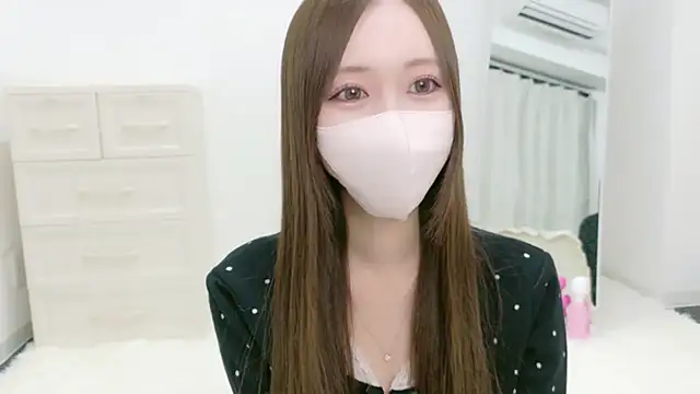 Snapshot of salachan_v chatting on March 21, 2026, 12:32 pm salachan v online show from March 21, 2026, 12:32 pm