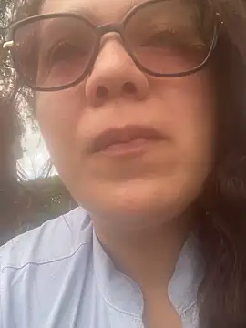 Snapshot of Alaialuxe chatting on April 8, 2026, 6:30 pm Alaialuxe online show from April 8, 2026, 6:30 pm