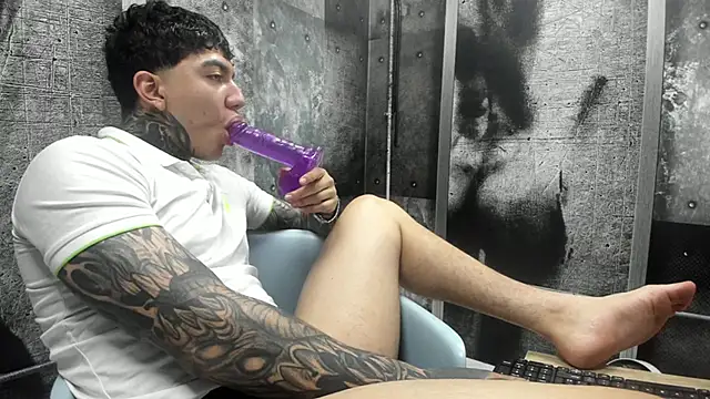 Gury tattoo online show from May 23, 2026, 2:21 pm