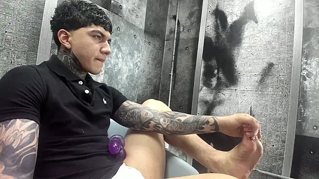 Gury tattoo online show from May 29, 2026, 8:18 pm