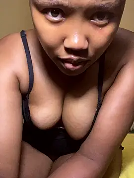 Snapshot of Prettiestheavenly chatting on March 22, 2026, 6:33 pm Prettiestheavenly online show from March 22, 2026, 6:33 pm