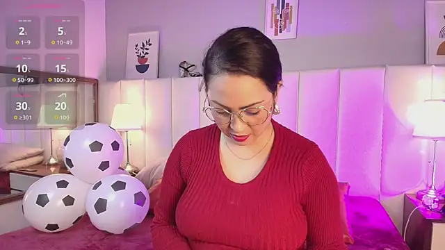 Snapshot of AlanaWesst chatting on June 25, 2026, 6:23 pm AlanaWesst online show from June 25, 2026, 6:23 pm