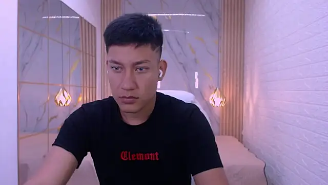 Snapshot of DominantBoy4 chatting on March 21, 2026, 1:05 pm DominantBoy4 online show from March 21, 2026, 1:05 pm