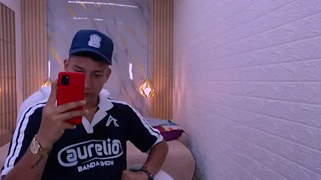 Snapshot of DominantBoy4 chatting on March 22, 2026, 7:17 pm DominantBoy4 online show from March 22, 2026, 7:17 pm