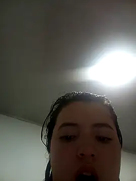 violetascottt online show from April 4, 2026, 11:24 pm