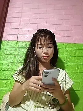AmyLinee01 online show from June 4, 2026, 5:13 am