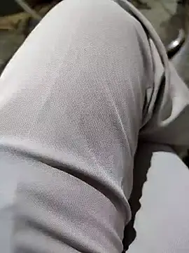 Snapshot of roselover2222 chatting on April 9, 2026, 8:03 pm roselover2222 online show from April 9, 2026, 8:03 pm