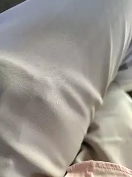 Snapshot of roselover2222 chatting on April 16, 2026, 12:39 pm roselover2222 online show from April 16, 2026, 12:39 pm