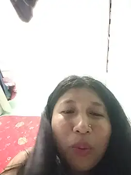 YI BABY online show from June 5, 2026, 6:52 am