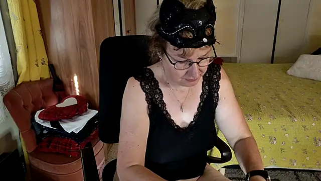 Chrismaturefrench online show from July 5, 2026, 8:43 am