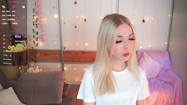 Snapshot of ScarlettRansdell chatting on April 2, 2026, 5:10 pm ScarlettRansdell online show from April 2, 2026, 5:10 pm