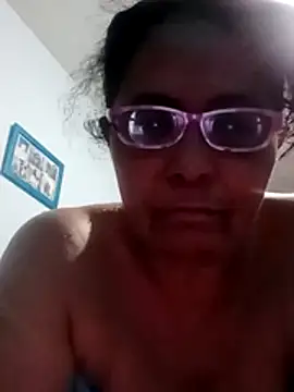 sexymomsn online show from May 21, 2026, 10:28 pm