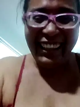 sexymomsn online show from May 29, 2026, 11:36 pm