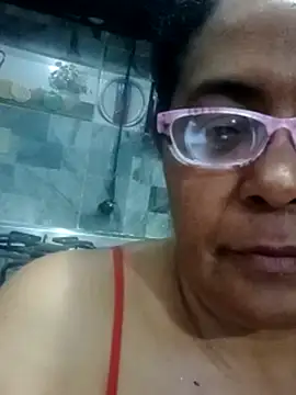 sexymomsn online show from June 3, 2026, 12:24 am