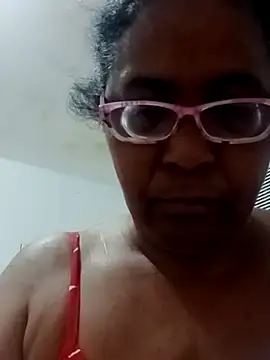 sexymomsn online show from June 22, 2026, 11:18 am