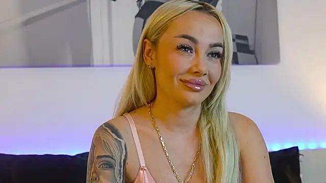 FrancescaGrayy online show from July 24, 2026, 7:01 pm