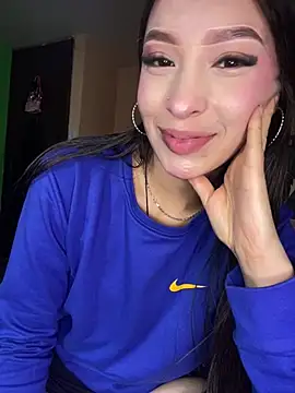 Itze Mua online show from May 21, 2026, 9:33 pm