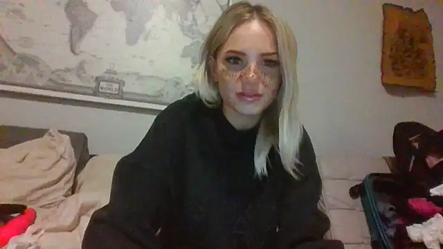 Snapshot of Britneycherry chatting on July 1, 2026, 3:30 am Britneycherry online show from July 1, 2026, 3:30 am