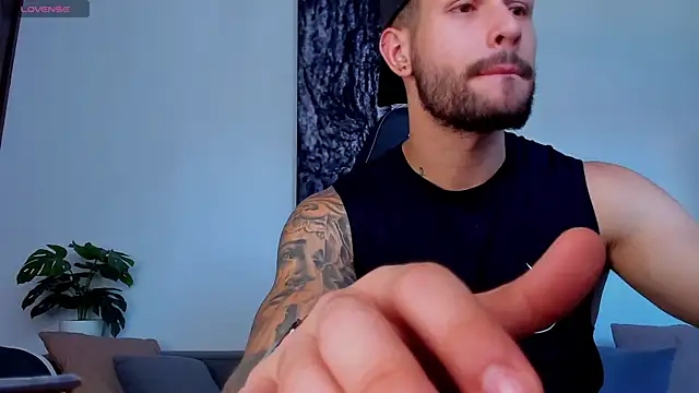 Snapshot of Santos_ramirez1 chatting on June 11, 2026, 3:32 pm Santos ramirez1 online show from June 11, 2026, 3:32 pm