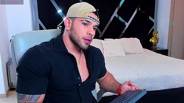 Raytorres online show from July 25, 2026, 9:23 pm