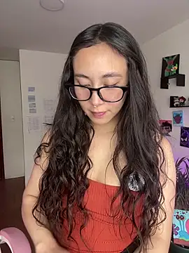 Snapshot of Aikoo_o chatting on April 8, 2026, 9:15 pm Aikoo o online show from April 8, 2026, 9:15 pm