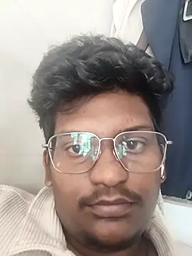 Snapshot of Macha04 chatting on June 8, 2026, 5:19 am Macha04 online show from June 8, 2026, 5:19 am