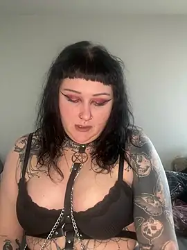InkMaleficent online show from April 16, 2026, 2:40 pm