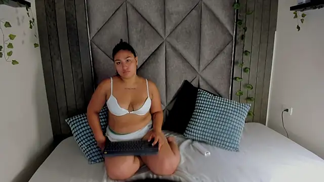 Snapshot of AriaBennett__ chatting on July 10, 2026, 8:22 pm AriaBennett online show from July 10, 2026, 8:22 pm