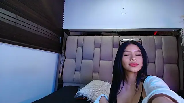 MeganEvanss   online show from May 22, 2026, 11:21 pm