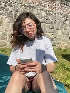 Snapshot of milou_xtx chatting on May 9, 2026, 2:00 pm milou xtx online show from May 9, 2026, 2:00 pm