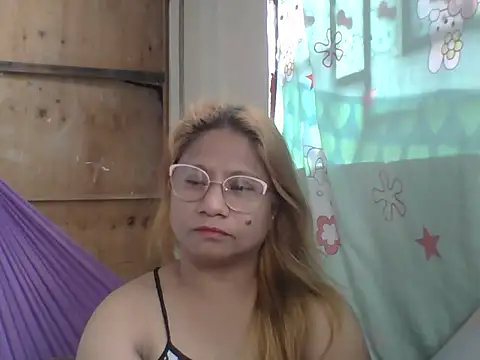 Snapshot of PinayChristine chatting on May 2, 2026, 2:27 am PinayChristine online show from May 2, 2026, 2:27 am