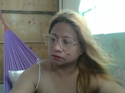 Snapshot of PinayChristine chatting on May 17, 2026, 2:20 am PinayChristine online show from May 17, 2026, 2:20 am