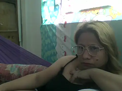 Snapshot of PinayChristine chatting on May 25, 2026, 2:06 am PinayChristine online show from May 25, 2026, 2:06 am
