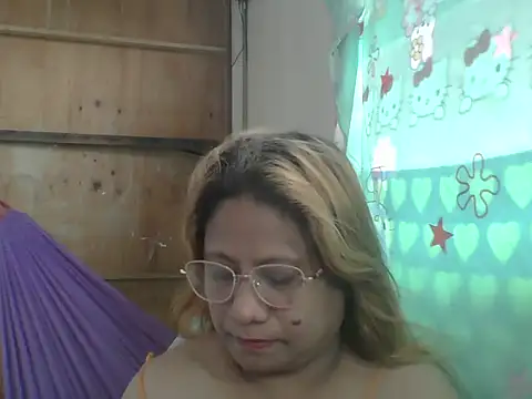 Snapshot of PinayChristine chatting on June 9, 2026, 4:35 am PinayChristine online show from June 9, 2026, 4:35 am