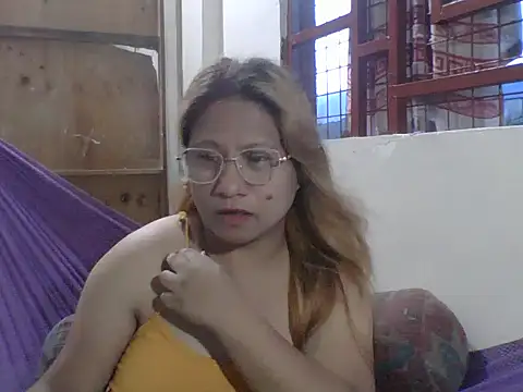 Snapshot of PinayChristine chatting on June 10, 2026, 10:25 am PinayChristine online show from June 10, 2026, 10:25 am