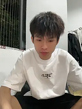zzzzppp3 online show from May 24, 2026, 1:16 pm