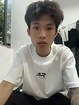 zzzzppp3 online show from May 25, 2026, 11:38 am