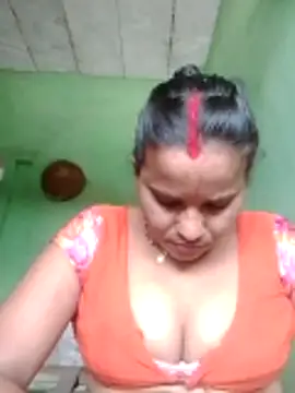 Shivani09900 online show from June 3, 2026, 6:05 am
