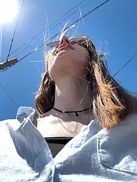 FReyja 44 online show from May 27, 2026, 8:11 am