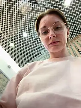 FReyja 44 online show from July 28, 2026, 10:32 am