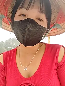 kim-min-jii online show from March 25, 2026, 5:46 am