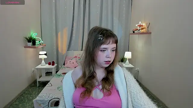 LeonaHicks online show from March 26, 2026, 6:08 am