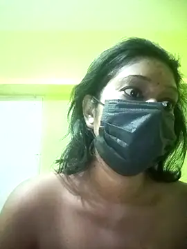 bannerjeesneha20 online show from April 13, 2026, 7:19 pm