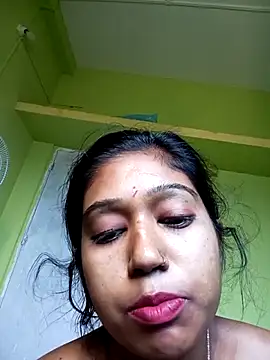 bannerjeesneha20 online show from May 12, 2026, 4:09 am